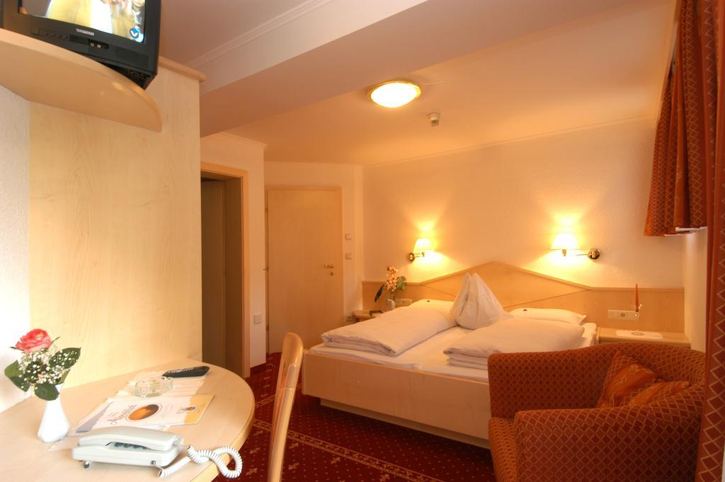 Hotel Alpenblick Pfelders Room photo